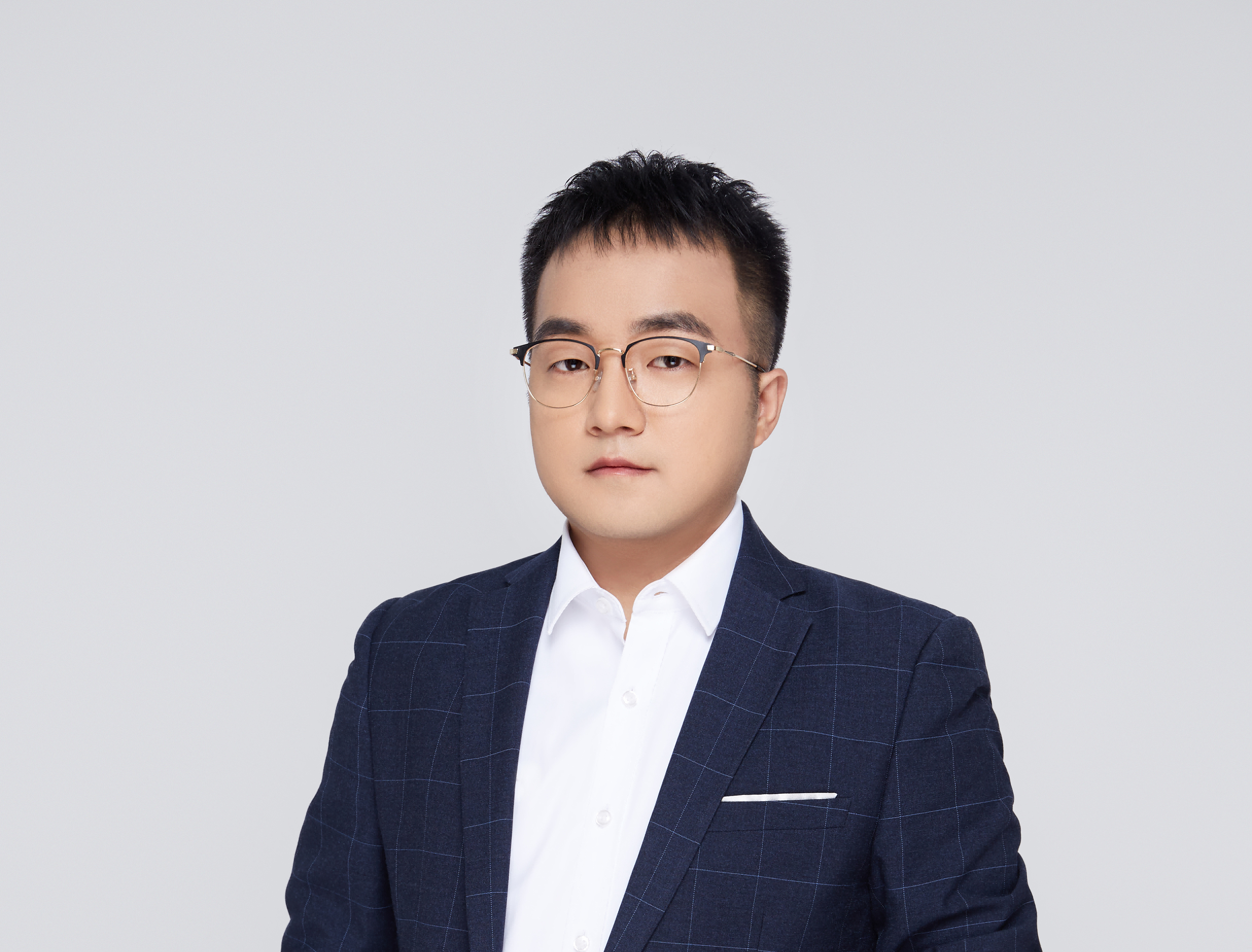 杨有有律师
